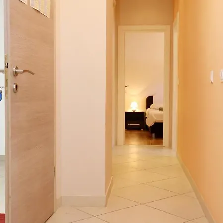 Apartments With Wifi Split - 10247 Split